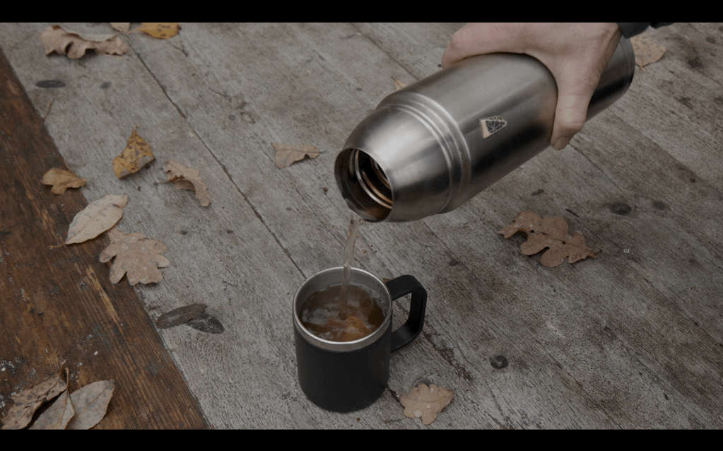 Stillphoto from the video on screen 2.